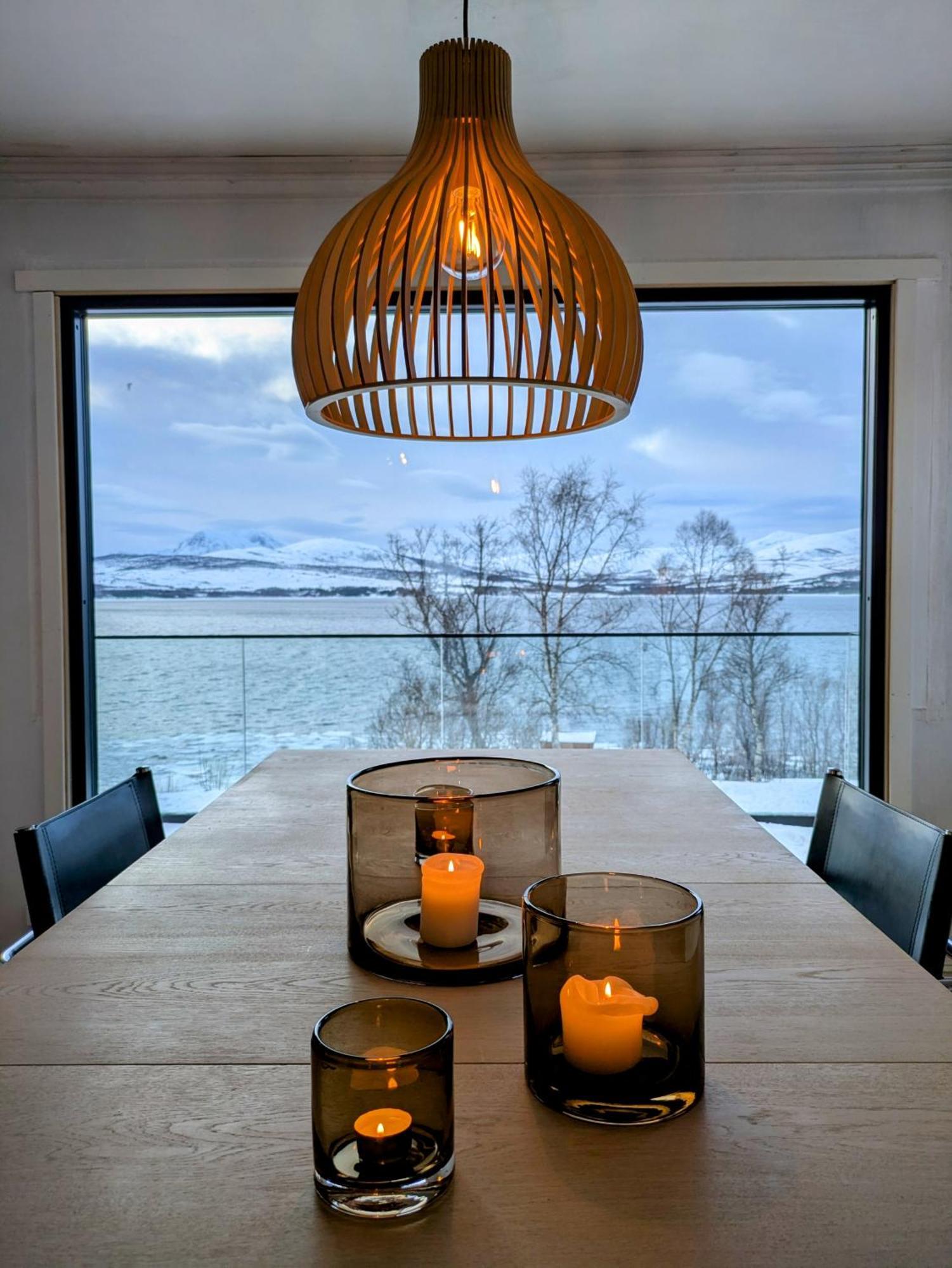 Hus Med Egen Strandlinje Тромсьо Екстериор снимка